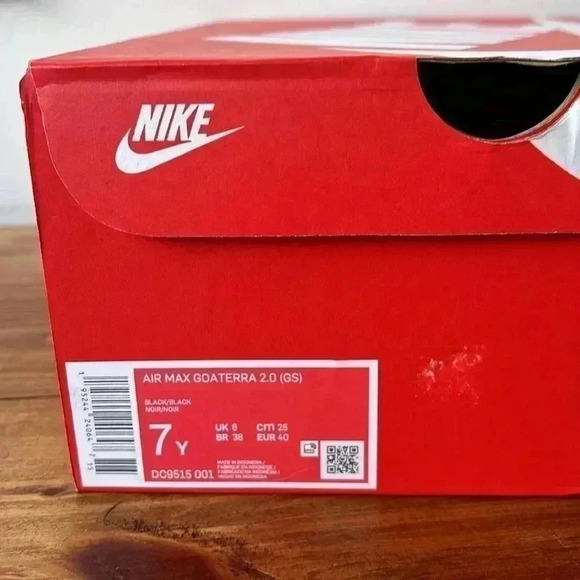 Nike | Black Air max goaterra boot 2.0 Kids 7Y / Women’s 8.5/9 Men 6.5/7 - Picture 9 of 11